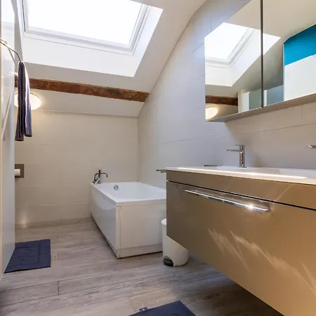 Maison De Charme à La Campagne Avec Terrasse Et Grand Espace Extérieur - Fr-1-585-76 Bazeilles-sur-Othain