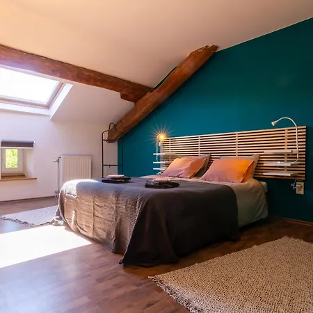 Maison De Charme à La Campagne Avec Terrasse Et Grand Espace Extérieur - Fr-1-585-76 * Bazeilles-sur-Othain