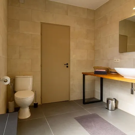 Casa de Férias Maison De Charme à La Campagne Avec Terrasse Et Grand Espace Extérieur - Fr-1-585-76