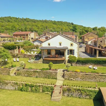 Maison De Charme à La Campagne Avec Terrasse Et Grand Espace Extérieur - Fr-1-585-76 Bazeilles-sur-Othain