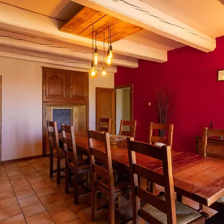 Casa de Férias Maison De Charme à La Campagne Avec Terrasse Et Grand Espace Extérieur - Fr-1-585-76 Bazeilles-sur-Othain