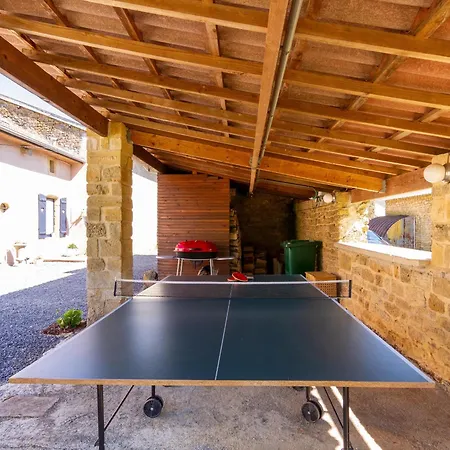 Casa de Férias Maison De Charme à La Campagne Avec Terrasse Et Grand Espace Extérieur - Fr-1-585-76