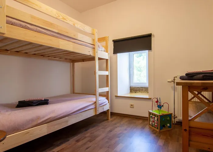 Maison De Charme A La Campagne Avec Terrasse Et Grand Espace Exterieur - Fr-1-585-76 * Bazeilles-sur-Othain