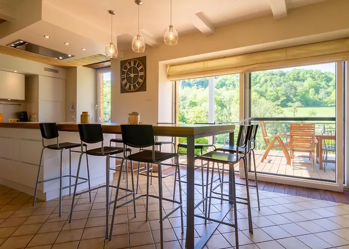 Maison De Charme A La Campagne Avec Terrasse Et Grand Espace Exterieur - Fr-1-585-76 *