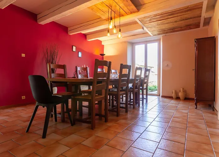 Maison De Charme A La Campagne Avec Terrasse Et Grand Espace Exterieur - Fr-1-585-76 *